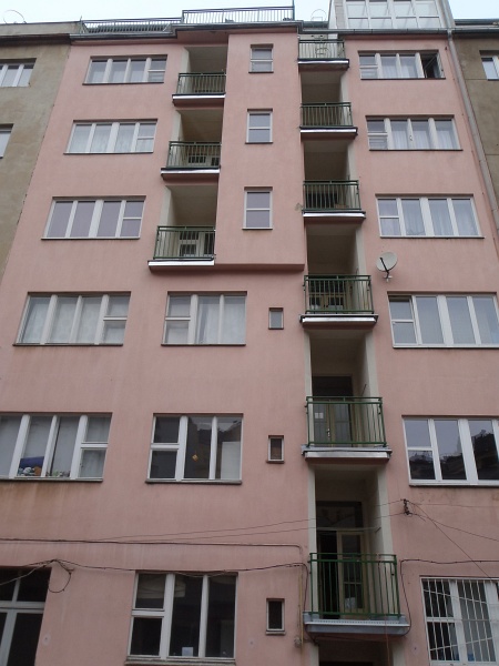 Rekonstrukce bytového domu v Praze